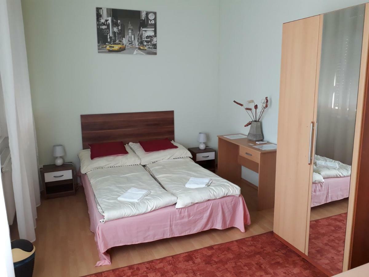 Piac Utcai Apartman 德布勒森 外观 照片